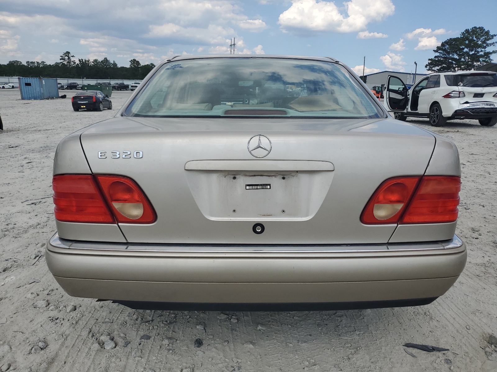 WDBJF65H4XA771178 1999 Mercedes-Benz E 320