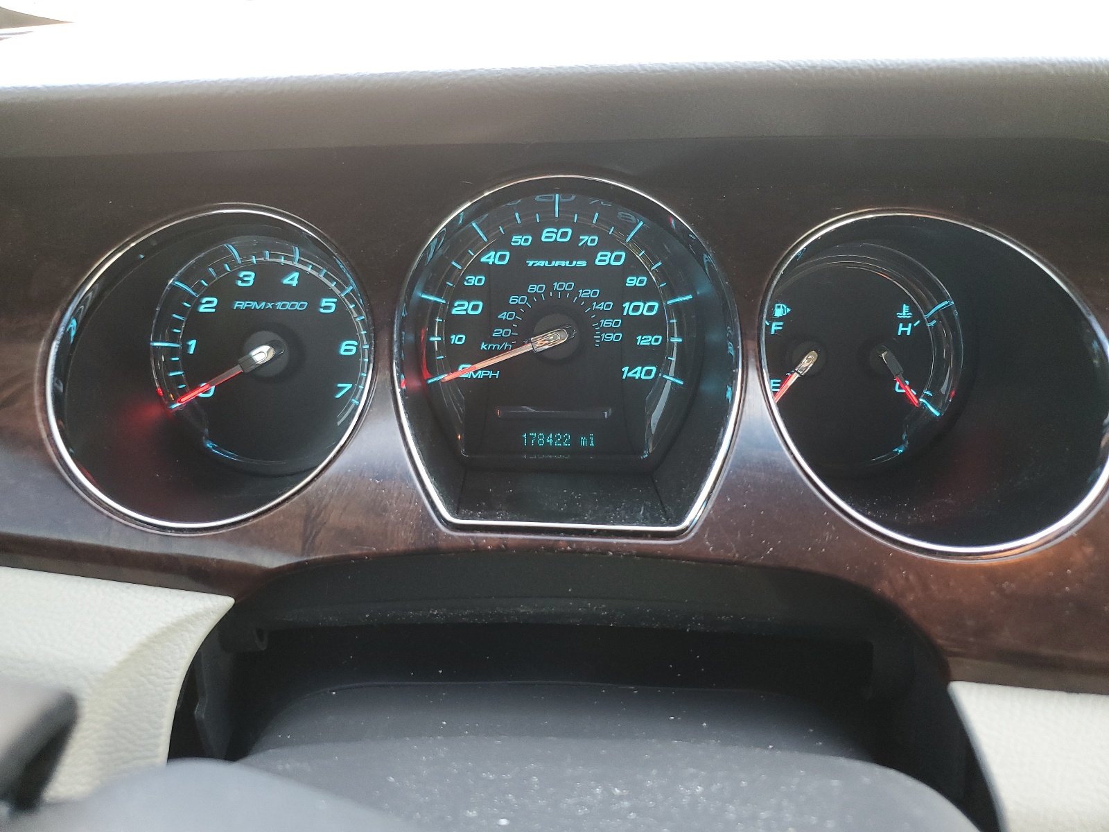 1FAHP2FW2AG105708 2010 Ford Taurus Limited