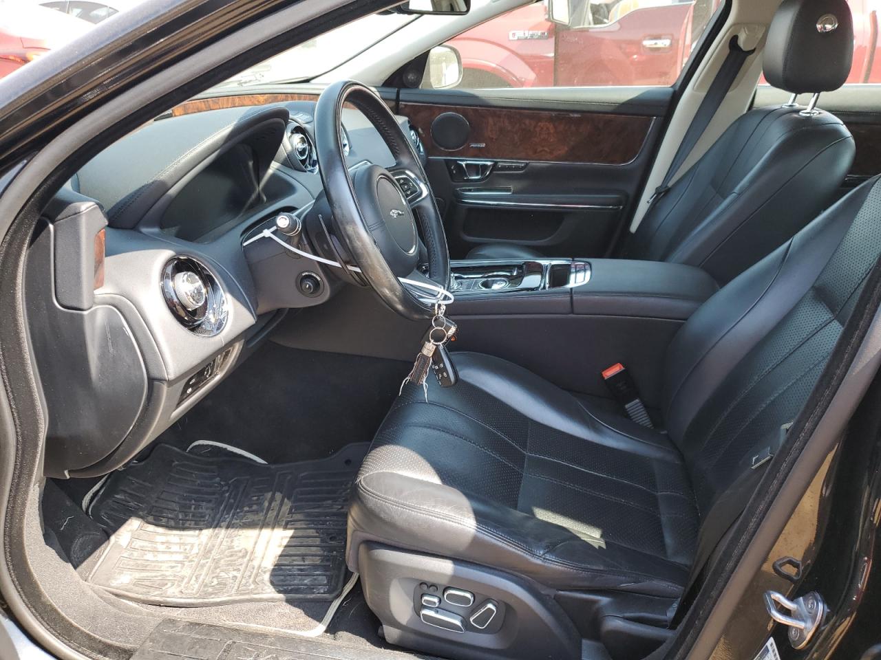 2015 Jaguar Xj VIN: SAJWJ1CD1F8V82875 Lot: 63503064