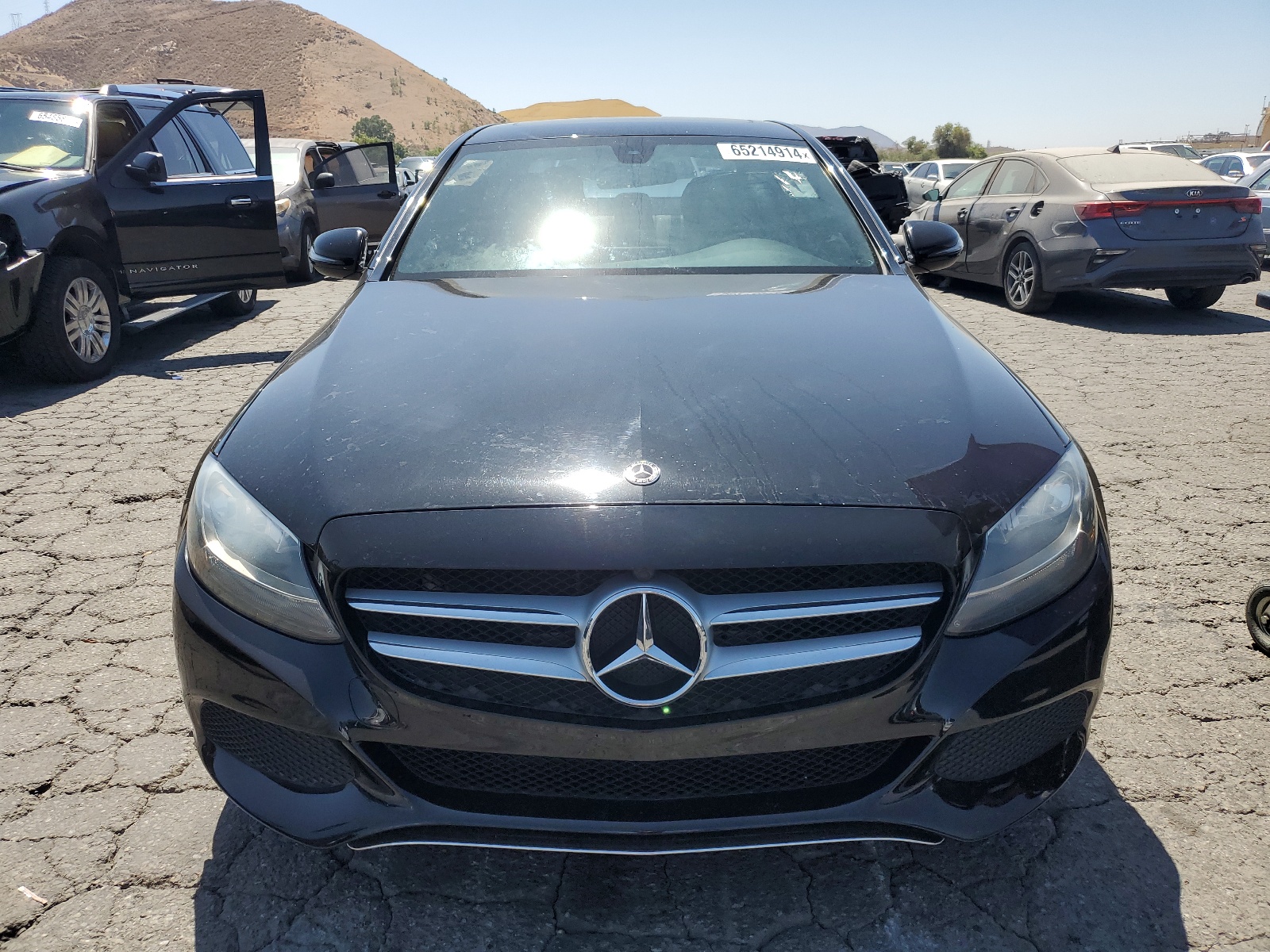 2018 Mercedes-Benz C 300 4Matic vin: 55SWF4KB0JU243372