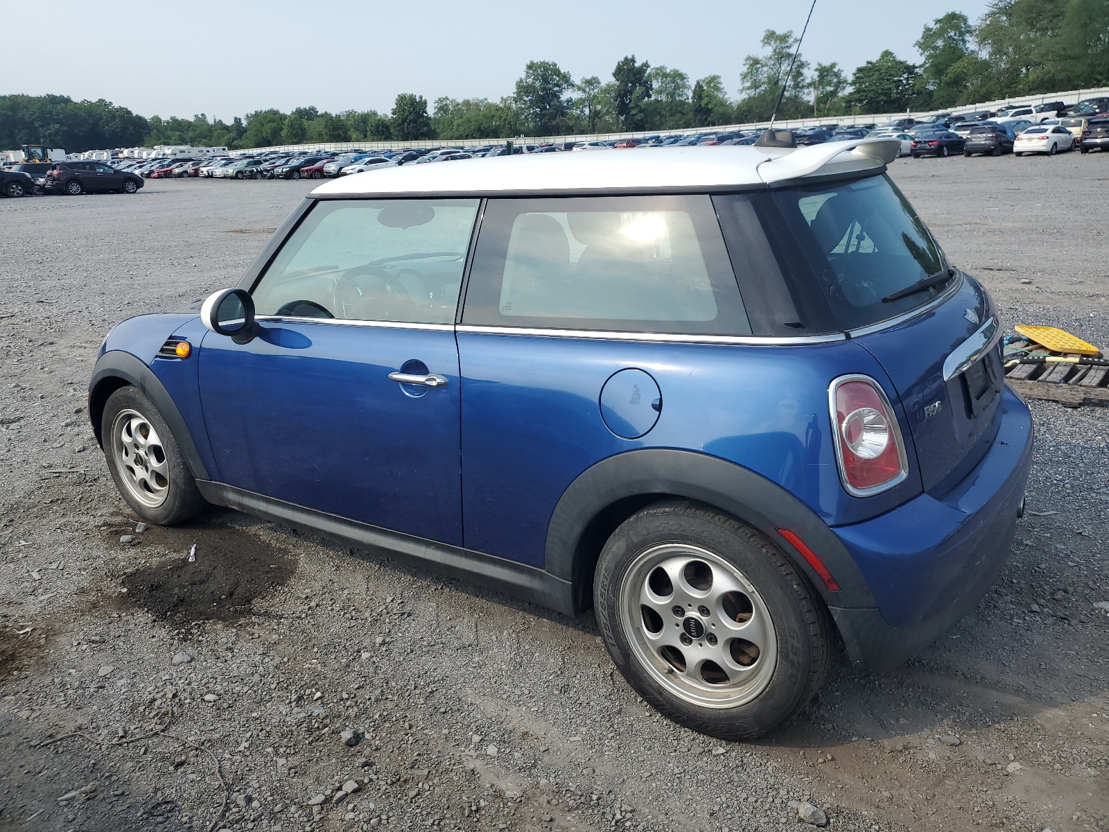 2012 Mini Cooper vin: WMWSU3C5XCT369891