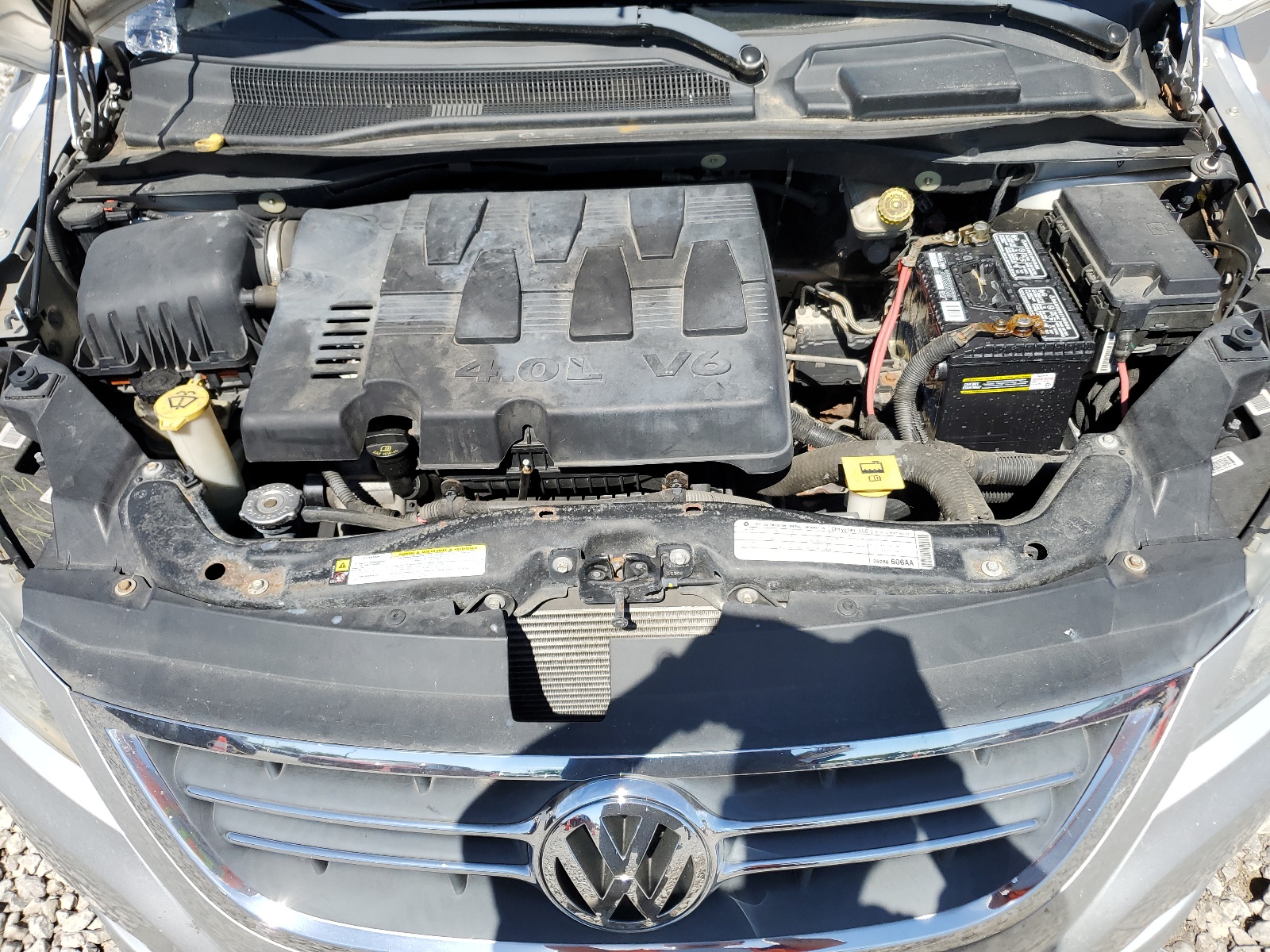 2V8HW64X99R564023 2009 Volkswagen Routan Sel Premium