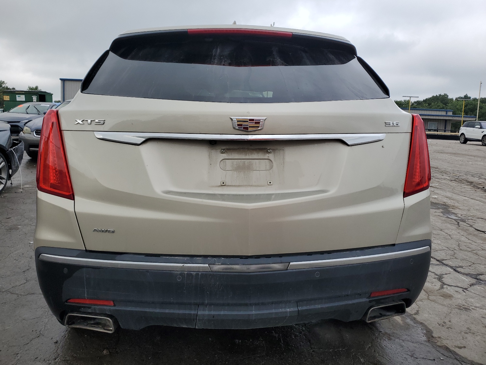 1GYKNDRS6HZ130081 2017 Cadillac Xt5 Luxury