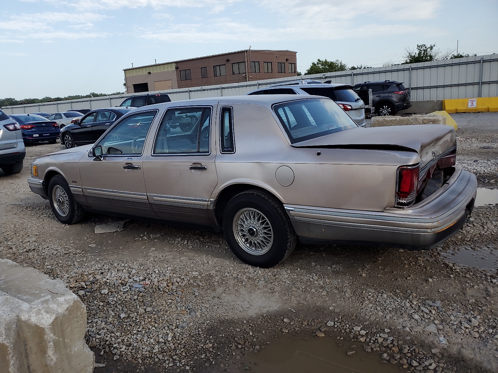 1LNLM82W1PY612992 1993 Lincoln Town Car Signature