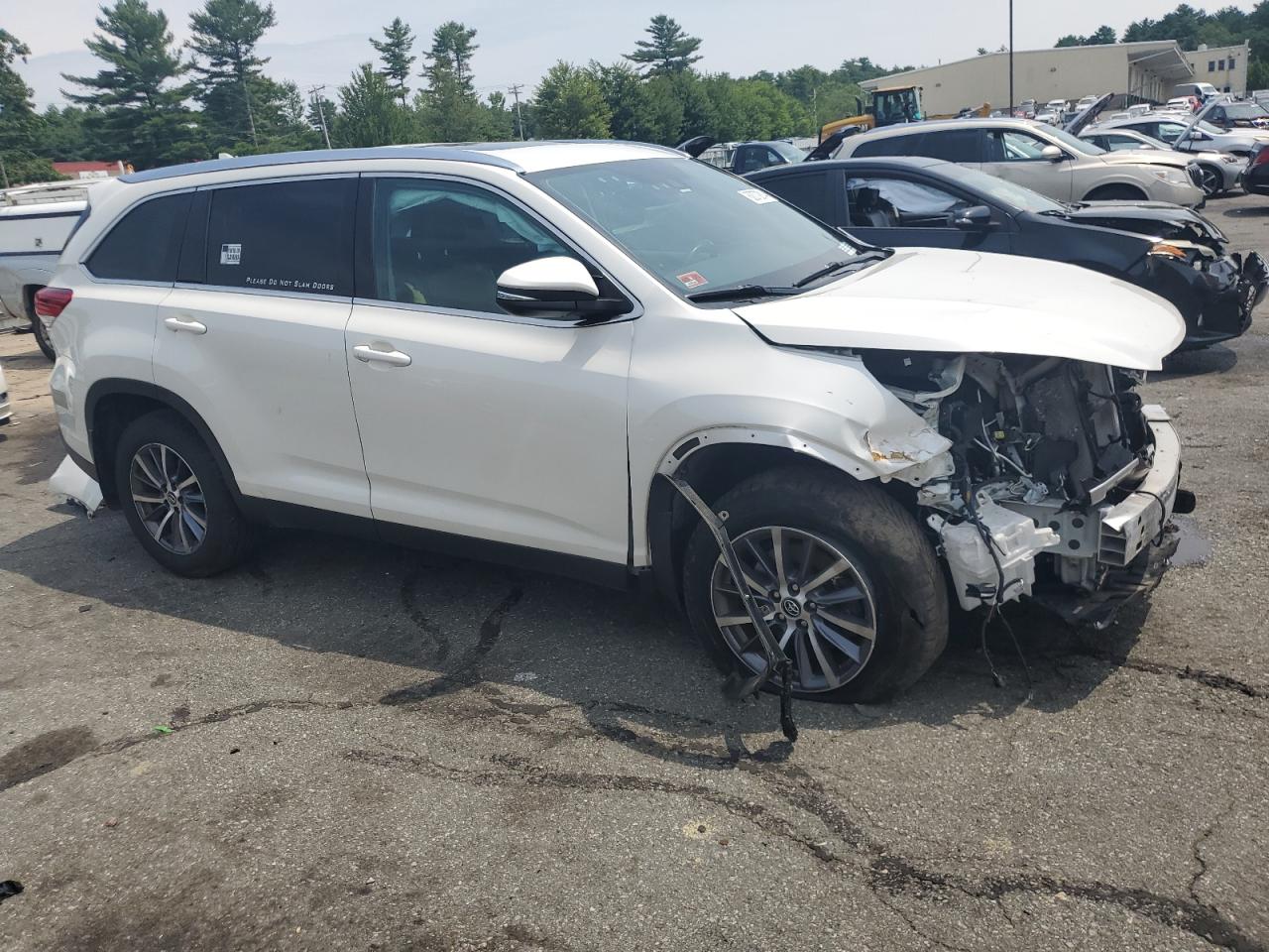 2019 Toyota Highlander Se VIN: 5TDJZRFH3KS570750 Lot: 62072814