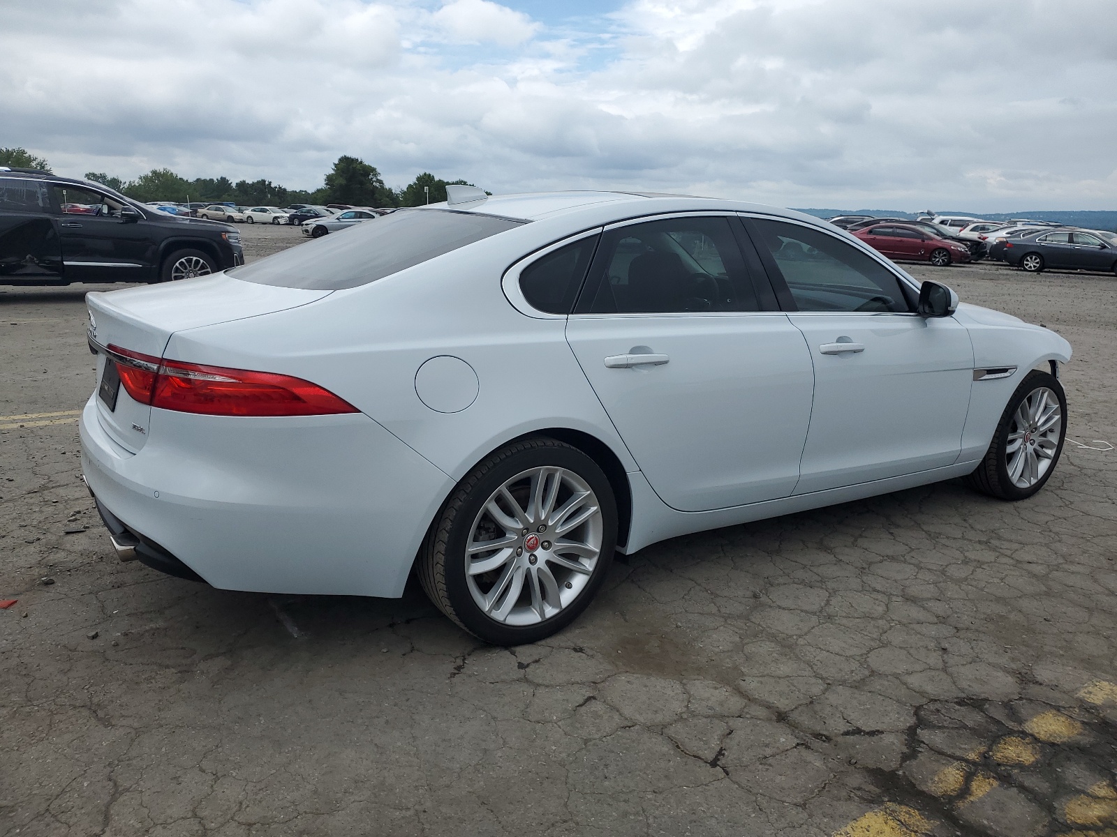 SAJBH4EV2JCY53871 2018 Jaguar Xf Portfolio Le