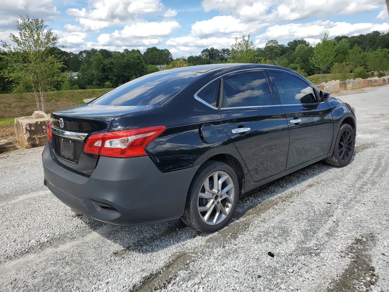 2018 Nissan Sentra S vin: 3N1AB7AP6JY240487