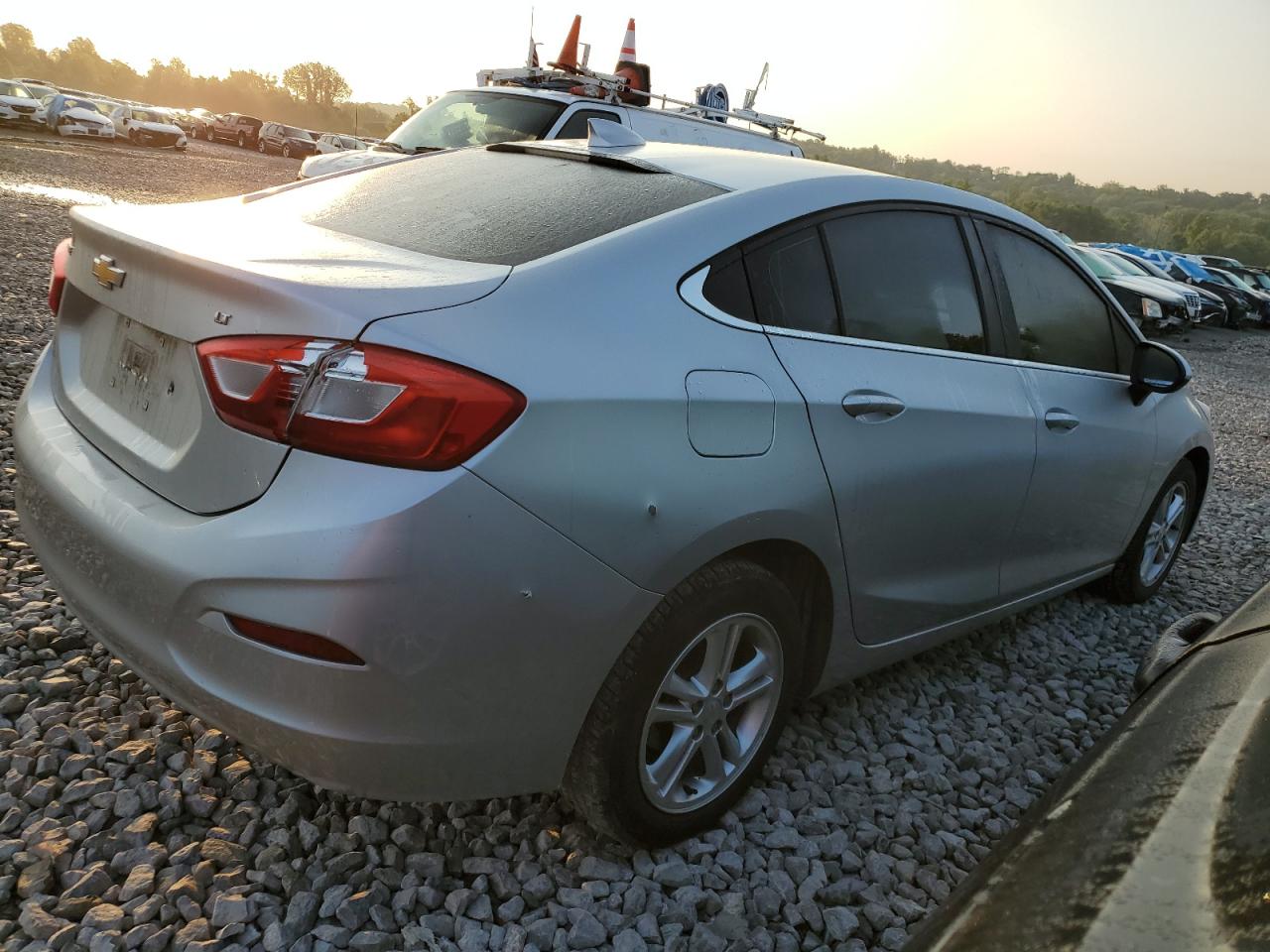 2017 Chevrolet Cruze - Image 3