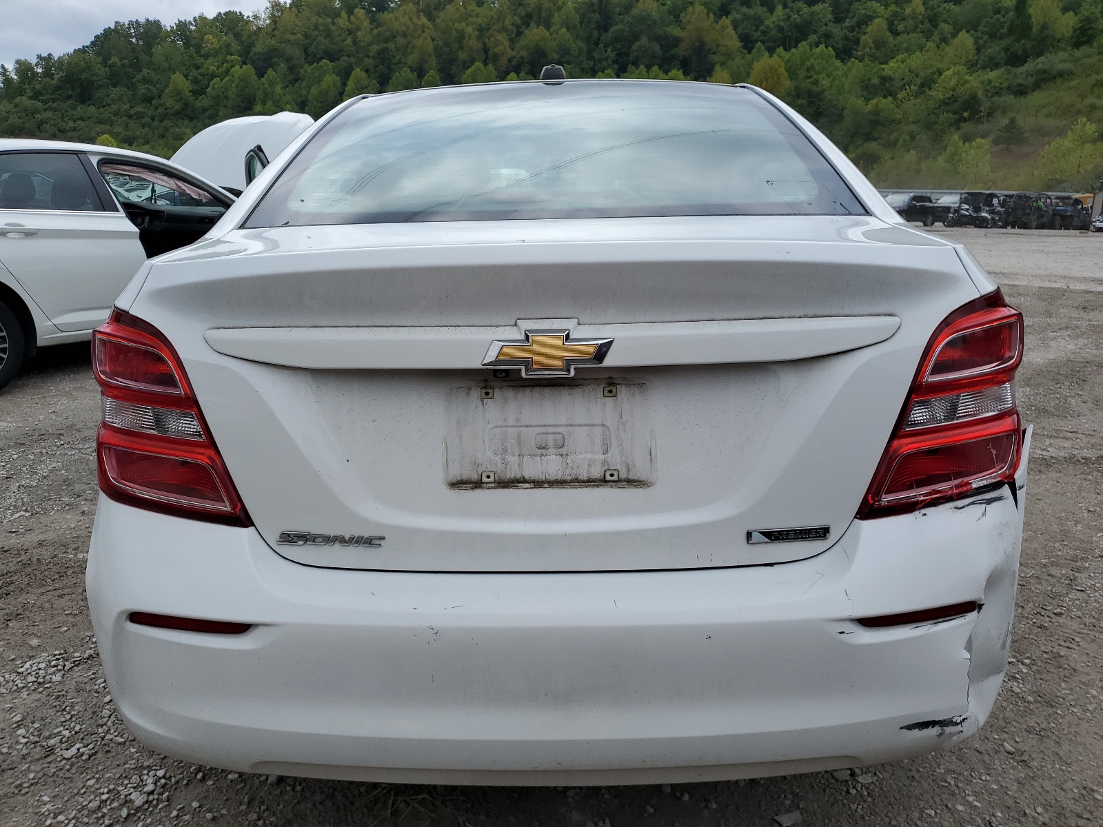 1G1JF5SB4K4126073 2019 Chevrolet Sonic Premier