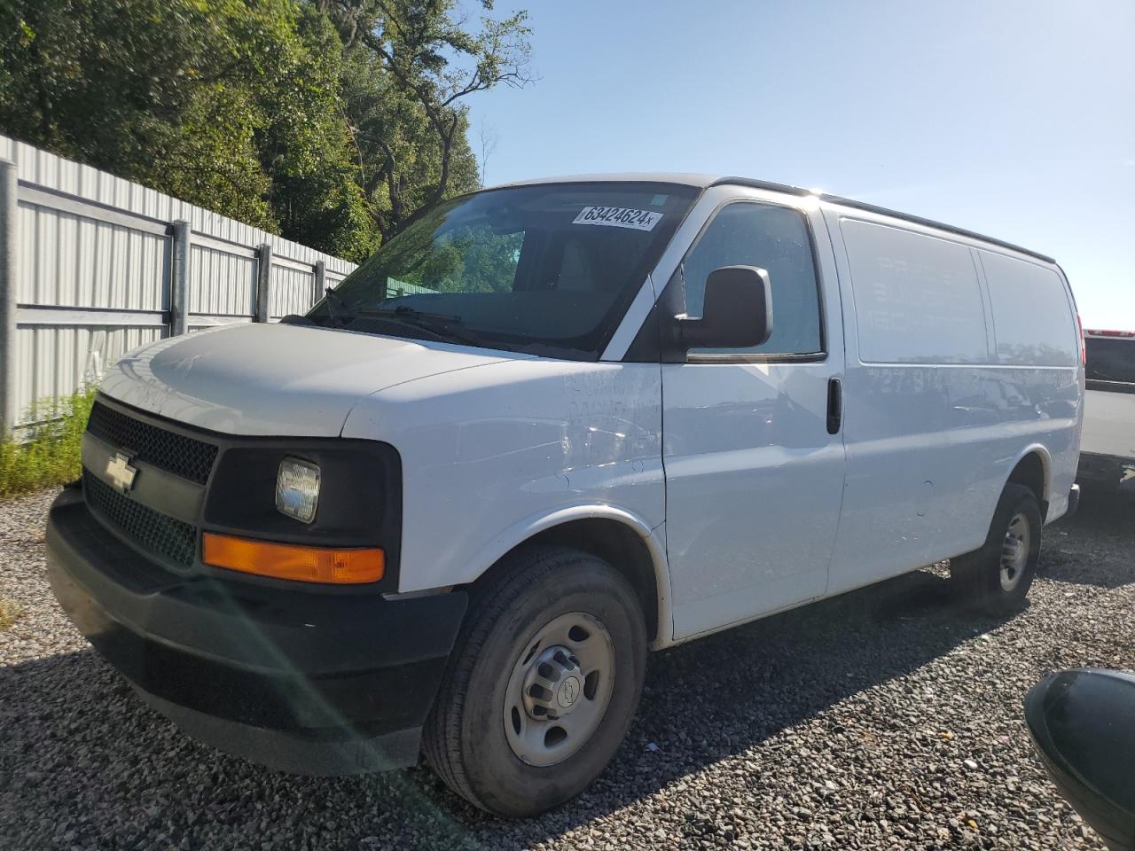 1GCWGAFFXH1255137 2017 Chevrolet Express G2500