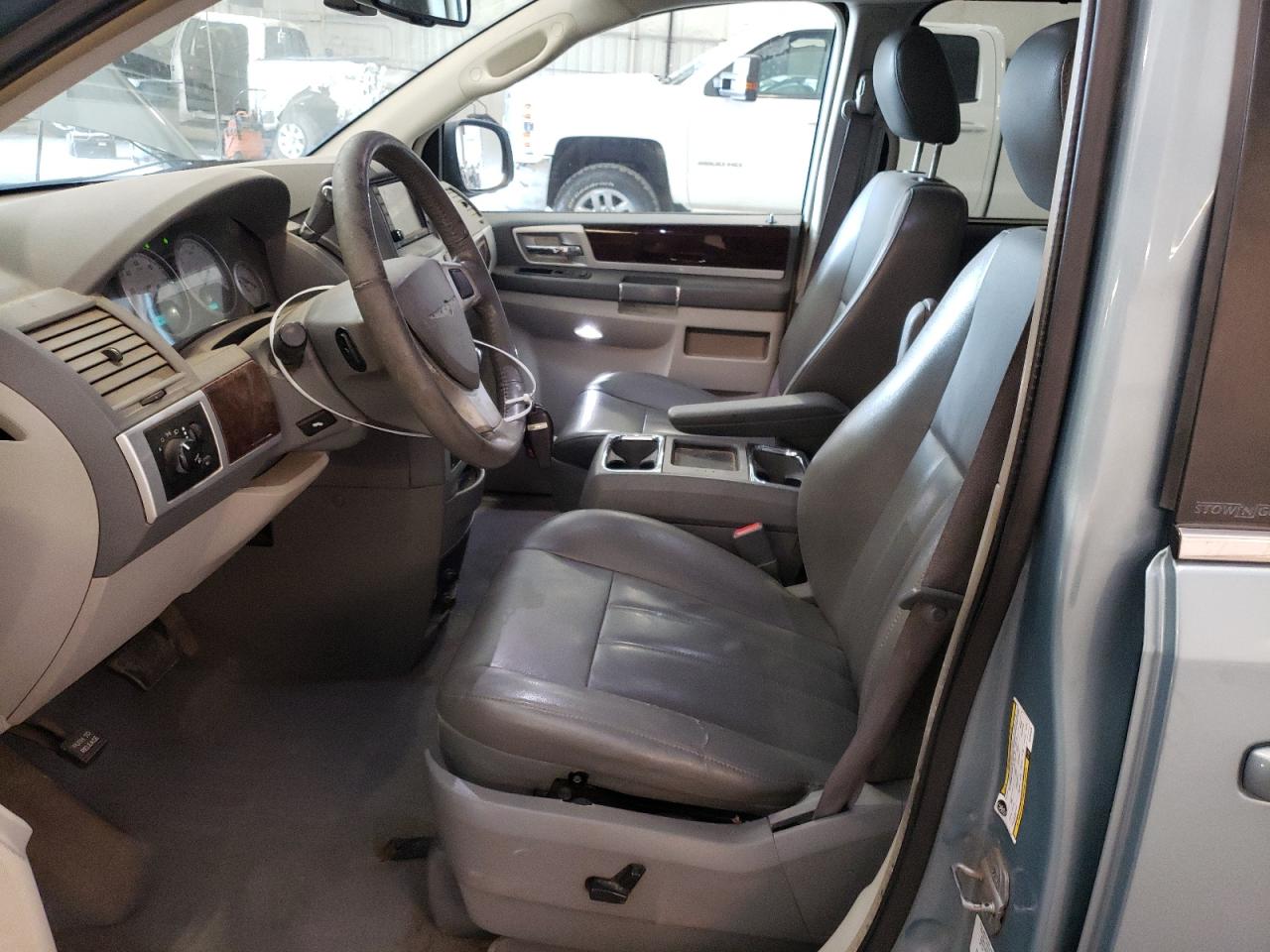 2010 Chrysler Town & Country Touring VIN: 2A4RR5D14AR260528 Lot: 64275994