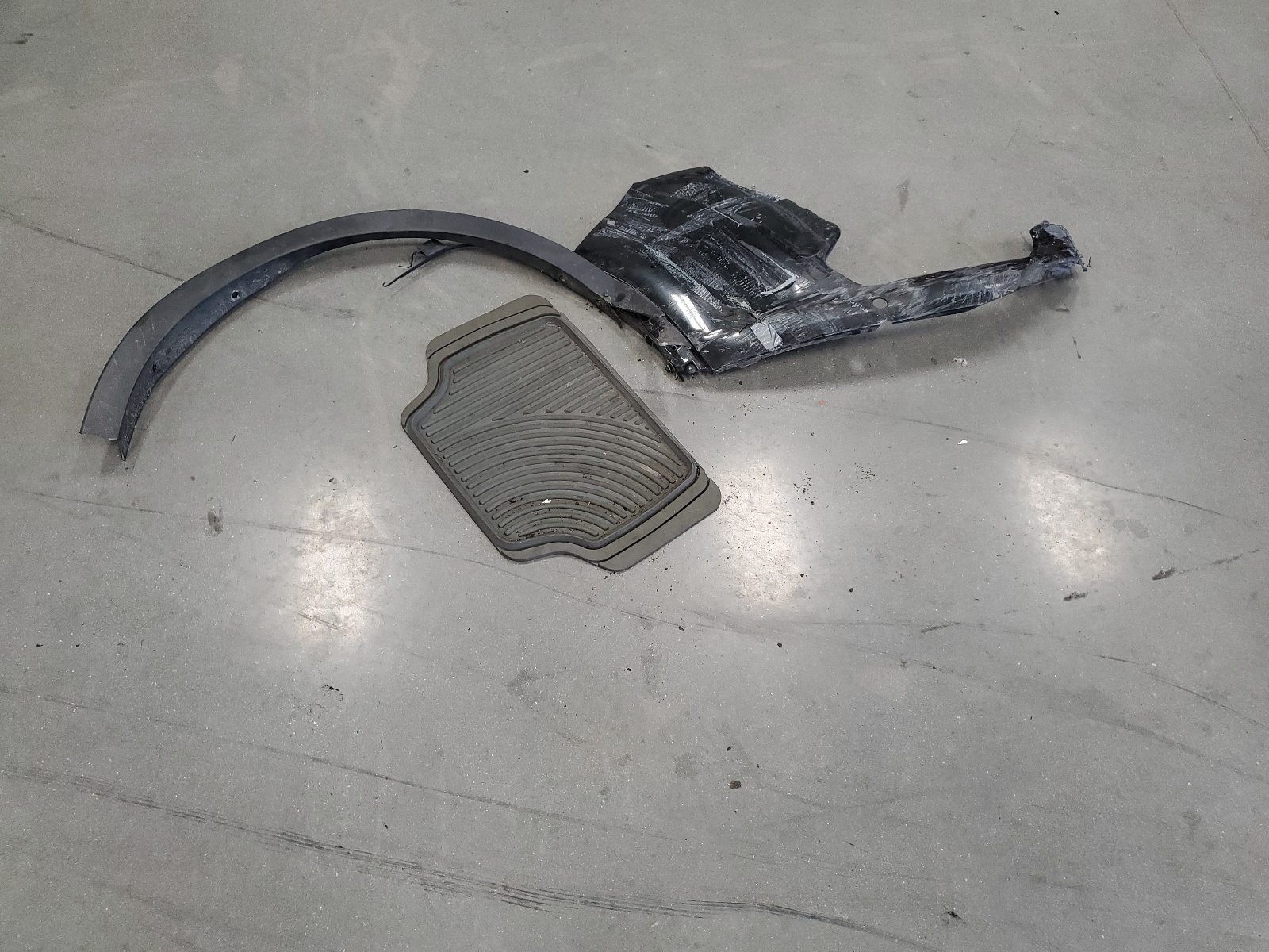 1FMCU9J91EUC91882 2014 Ford Escape Titanium