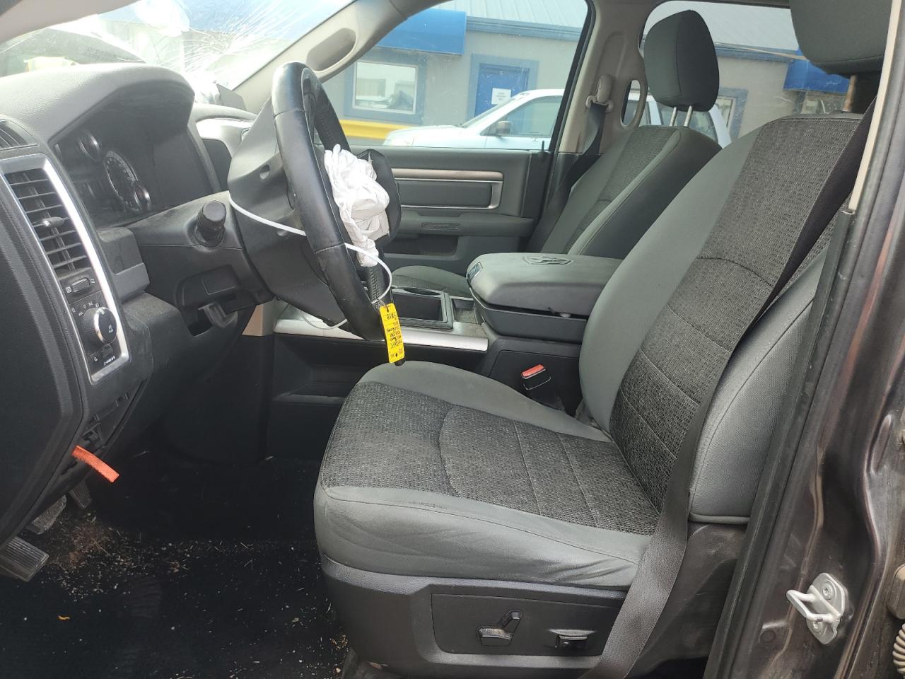 2015 RAM 1500 - Image 7