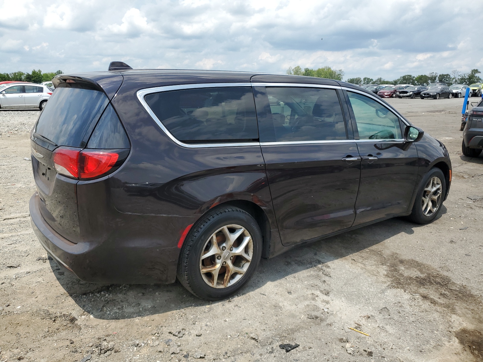 2018 Chrysler Pacifica Touring Plus vin: 2C4RC1FG5JR108615