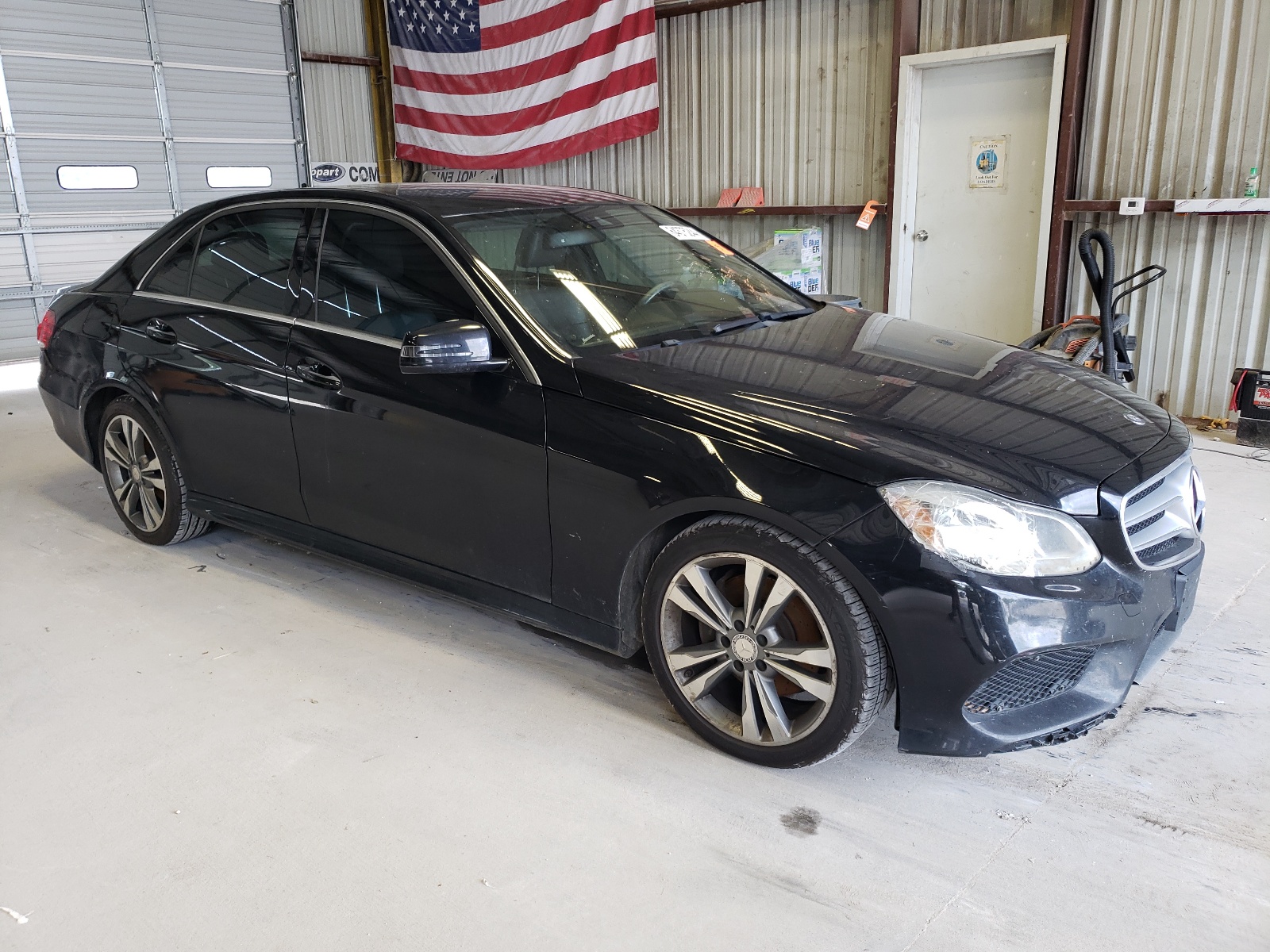 2016 Mercedes-Benz E 350 vin: WDDHF5KB9GB251570