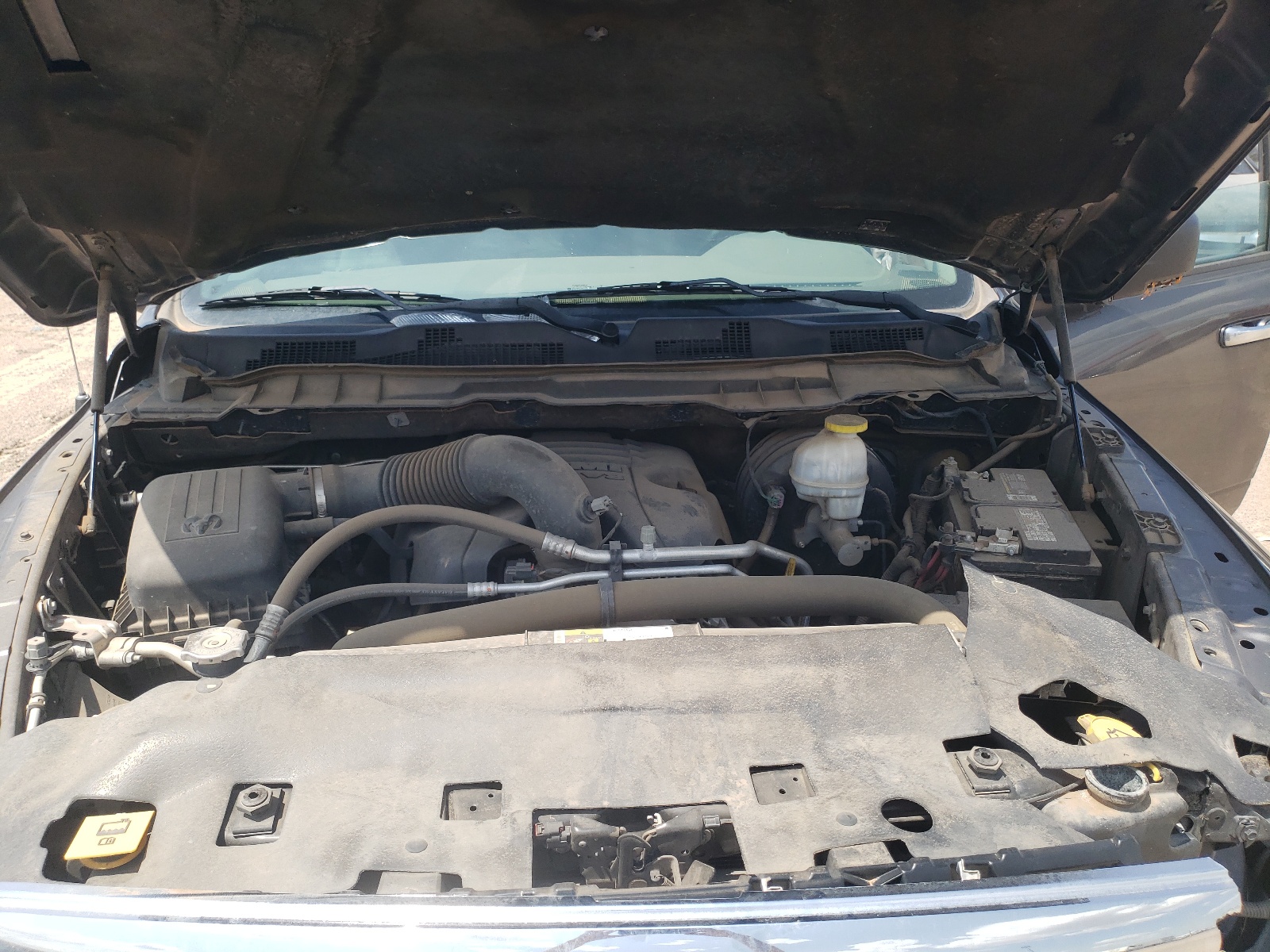 1C6RR6LT2JS334002 2018 Ram 1500 Slt