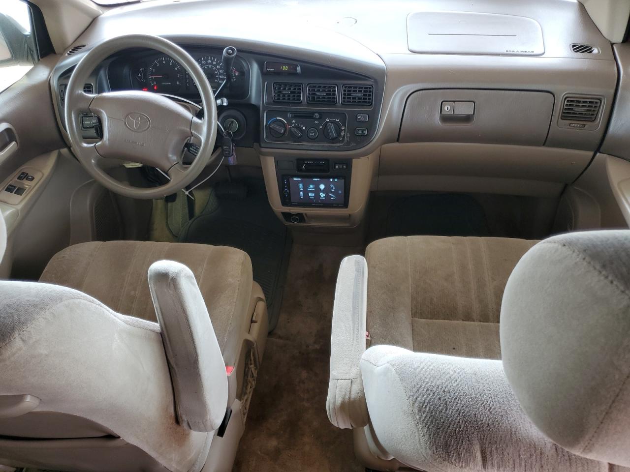 2000 Toyota Sienna Le VIN: 4T3ZF13C2YU179425 Lot: 63922504