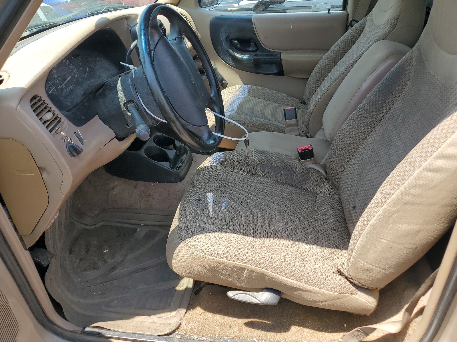 1FTYR10C1WUA74909 1998 Ford Ranger