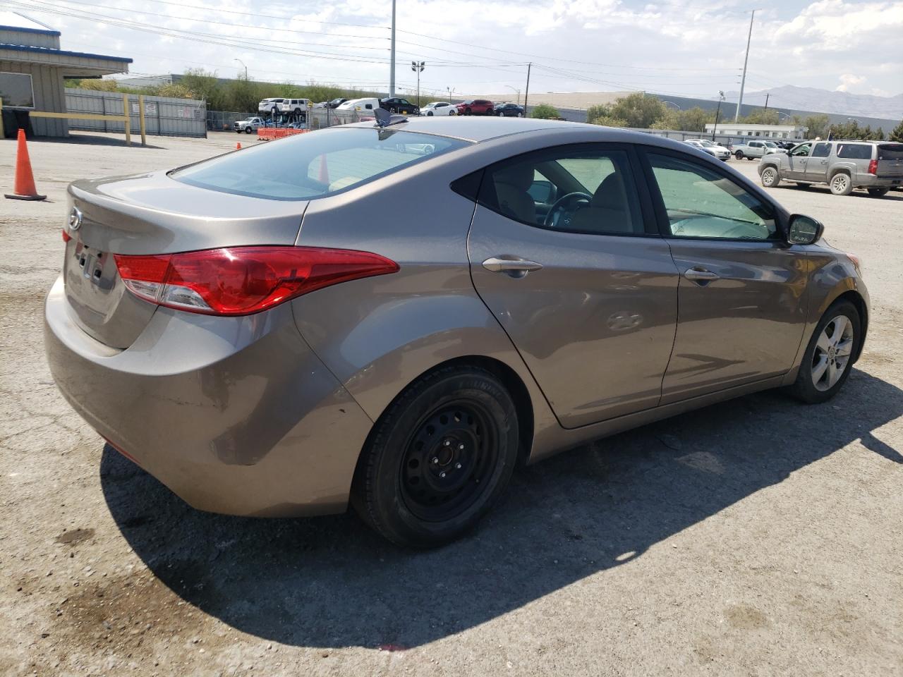 VIN 5NPDH4AEXDH384647 2013 HYUNDAI ELANTRA no.3