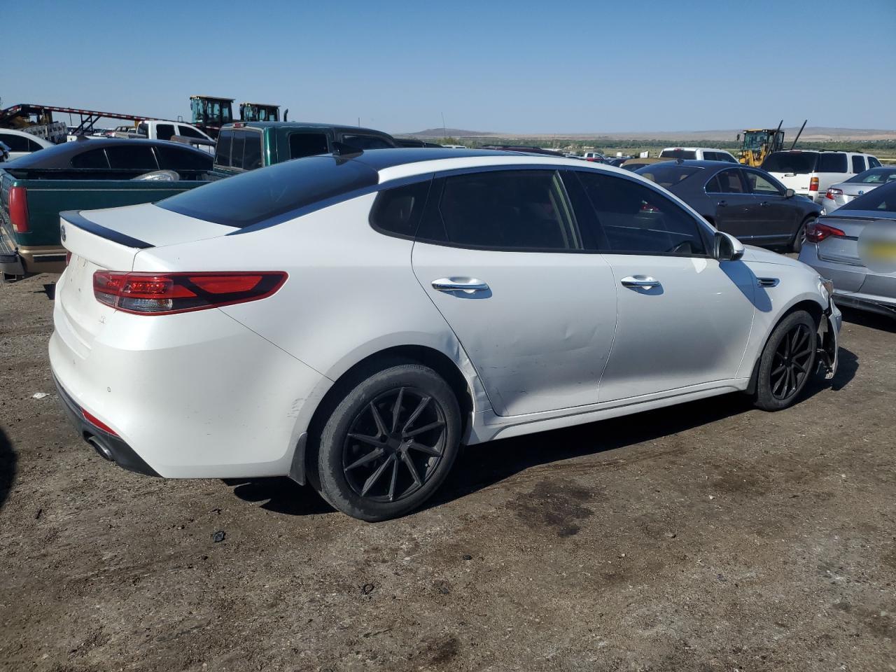 VIN 5XXGT4L34JG243992 2018 KIA OPTIMA no.3