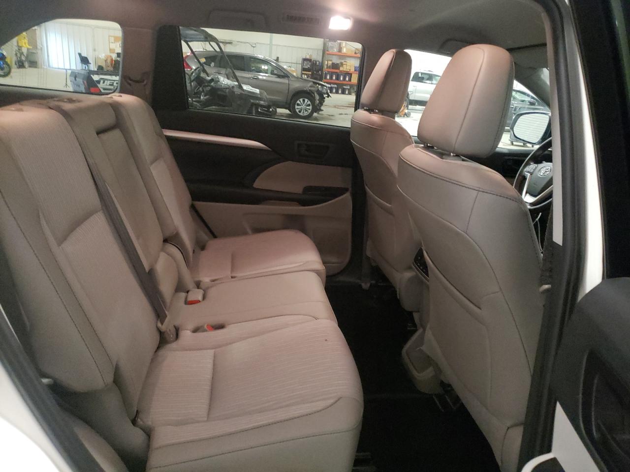 2019 Toyota Highlander Le VIN: 5TDBZRFH6KS993567 Lot: 63762054