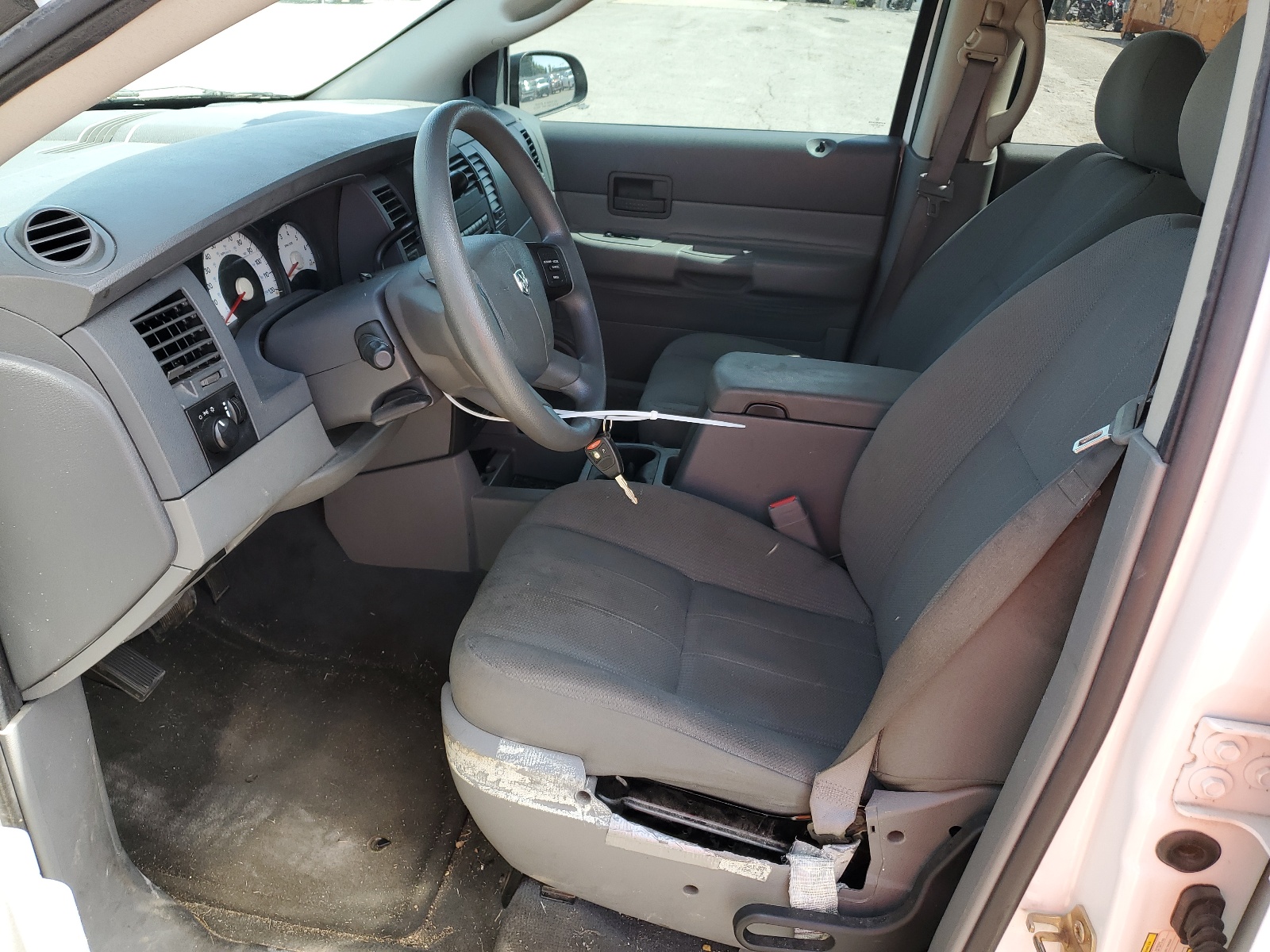 1D4HD38N25F621613 2005 Dodge Durango St