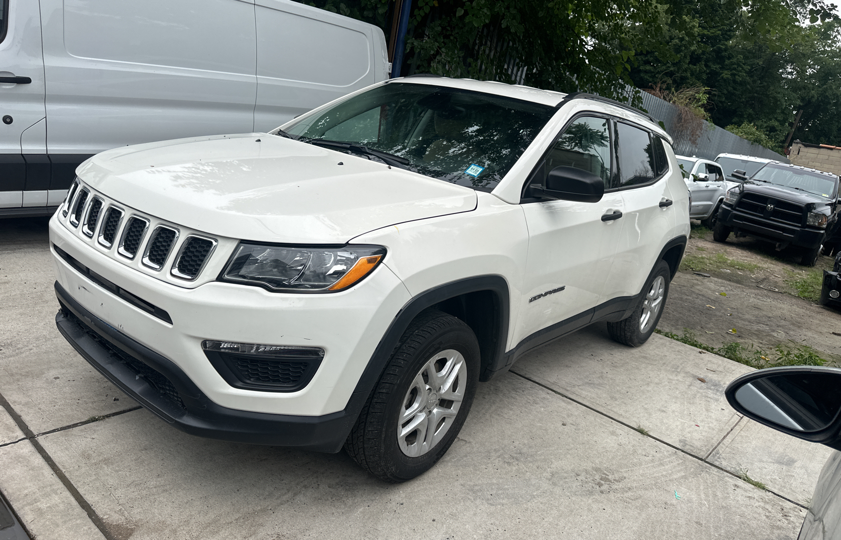 2018 Jeep Compass Sport vin: 3C4NJDAB8JT330600