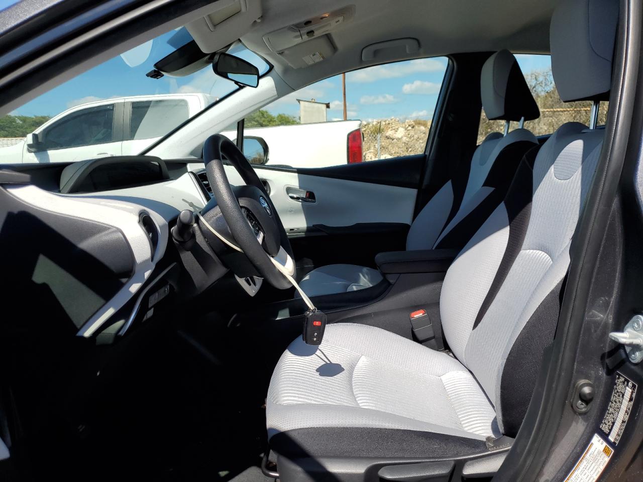 2018 Toyota Prius VIN: JTDKBRFUXJ3067335 Lot: 63691044