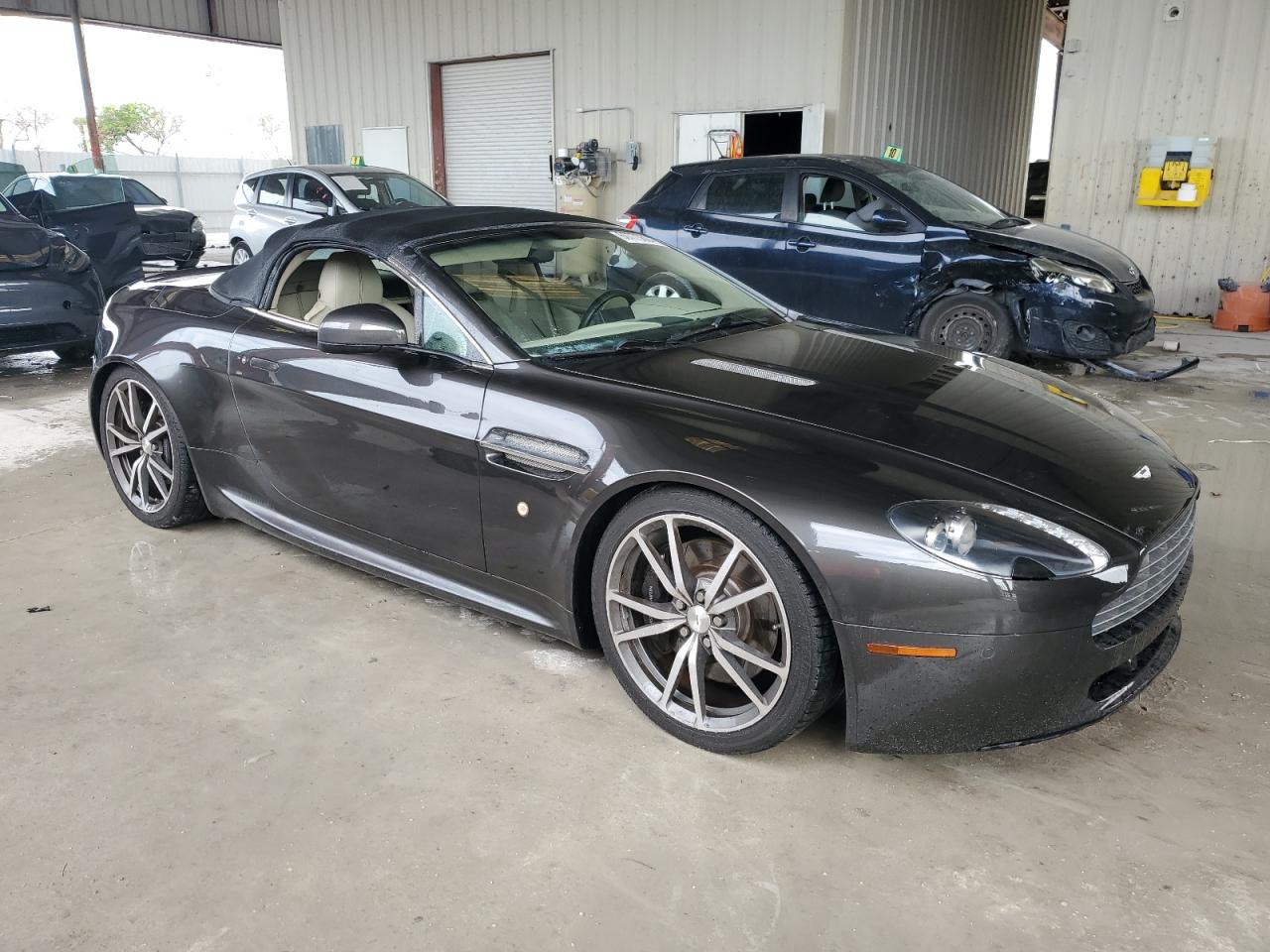 2010 Aston Martin Vantage - Image 4