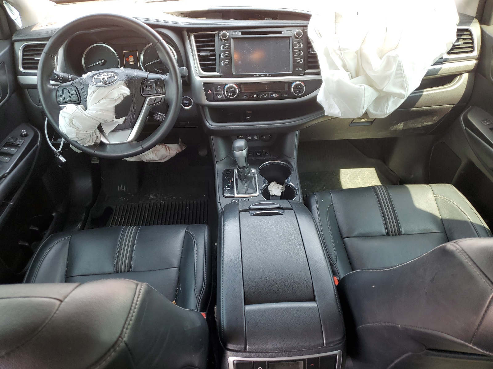 5TDJZRFH1JS550835 2018 Toyota Highlander Se