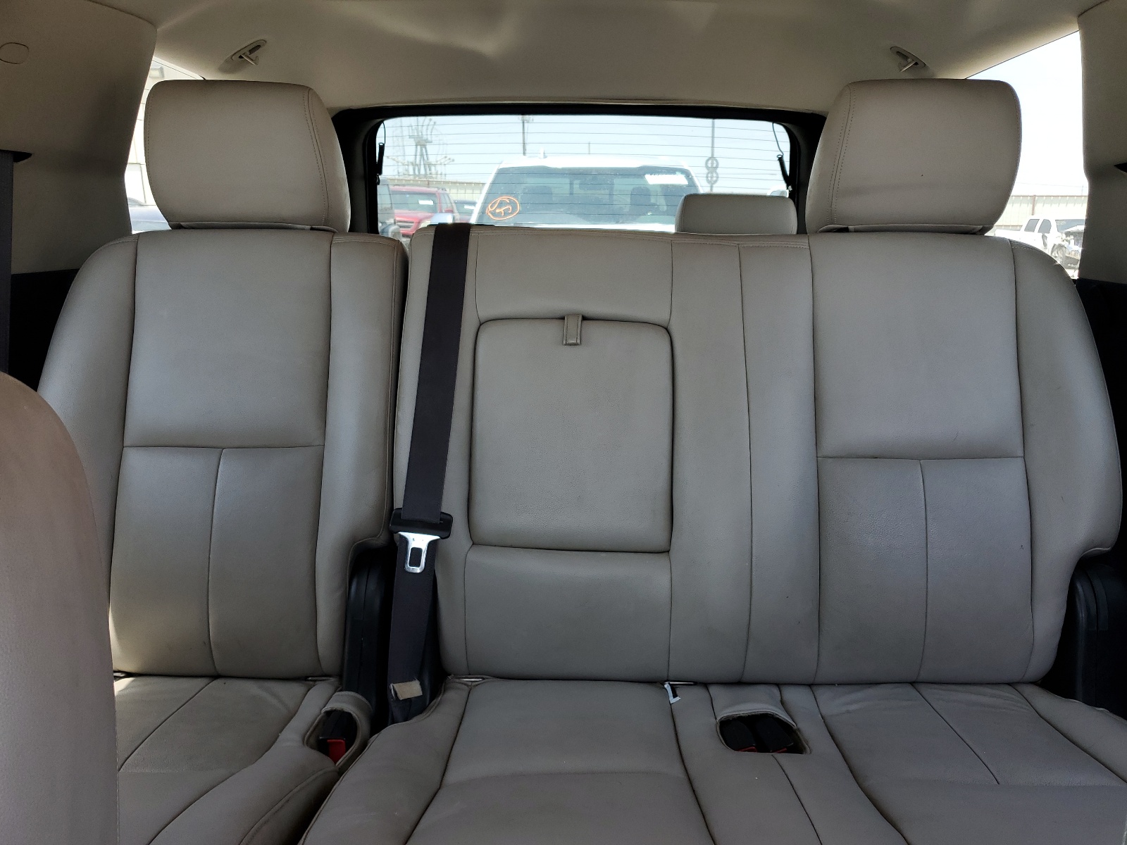 1GNSCAE02BR278192 2011 Chevrolet Tahoe C1500 Ls