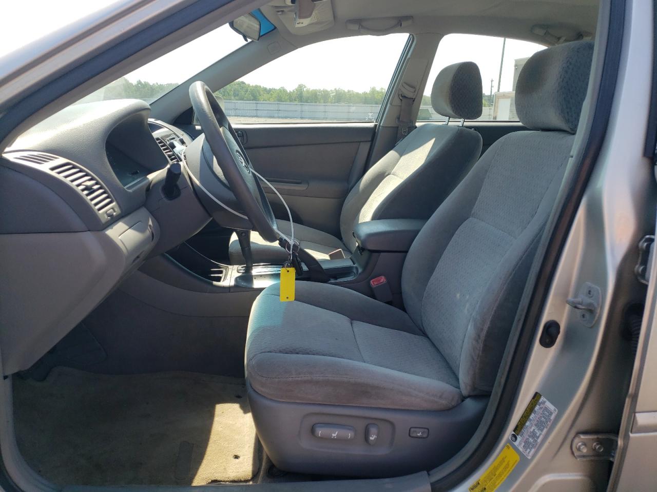 2004 Toyota Camry Le VIN: 4T1BF30K24U082012 Lot: 60875764