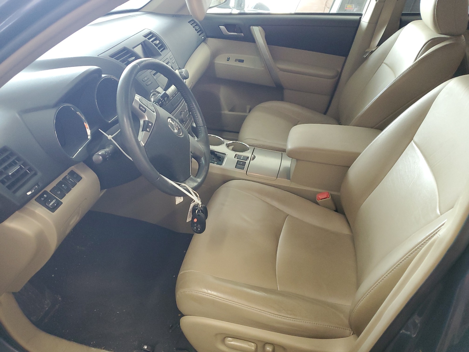 5TDZK3EH6CS069973 2012 Toyota Highlander Base