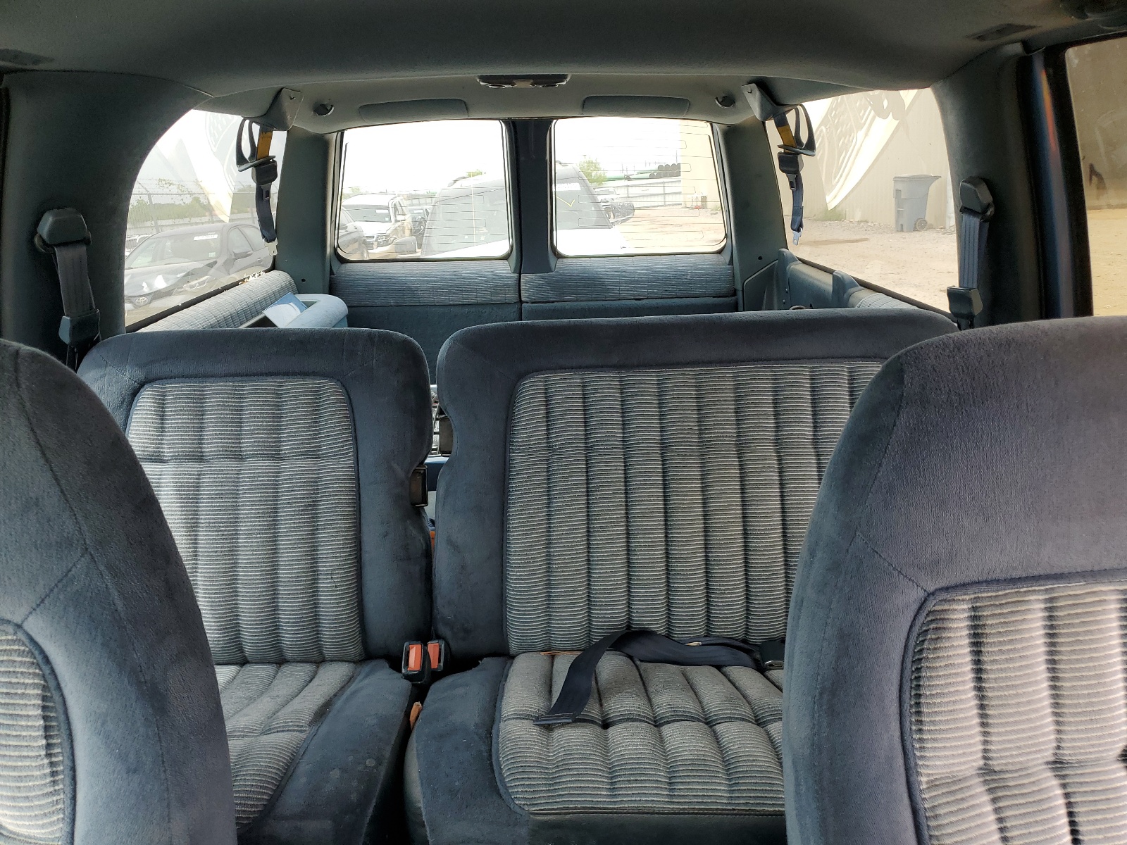 1GKEC16K2RJ741340 1994 GMC Suburban C1500