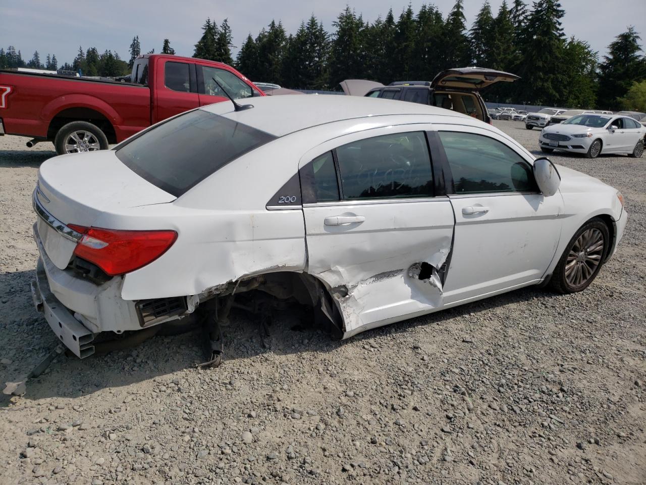 2013 Chrysler 200 - Image 3