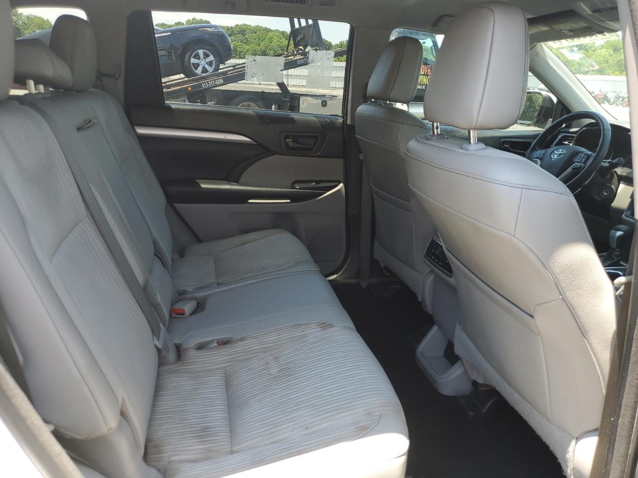 2018 Toyota Highlander Le VIN: 5TDZZRFH3JS260597 Lot: 61683074