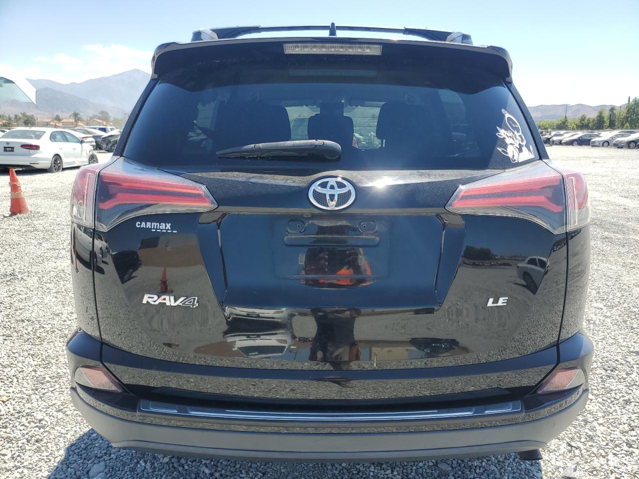 2017 Toyota Rav4 Le VIN: 2T3ZFREV5HW377770 Lot: 63713934