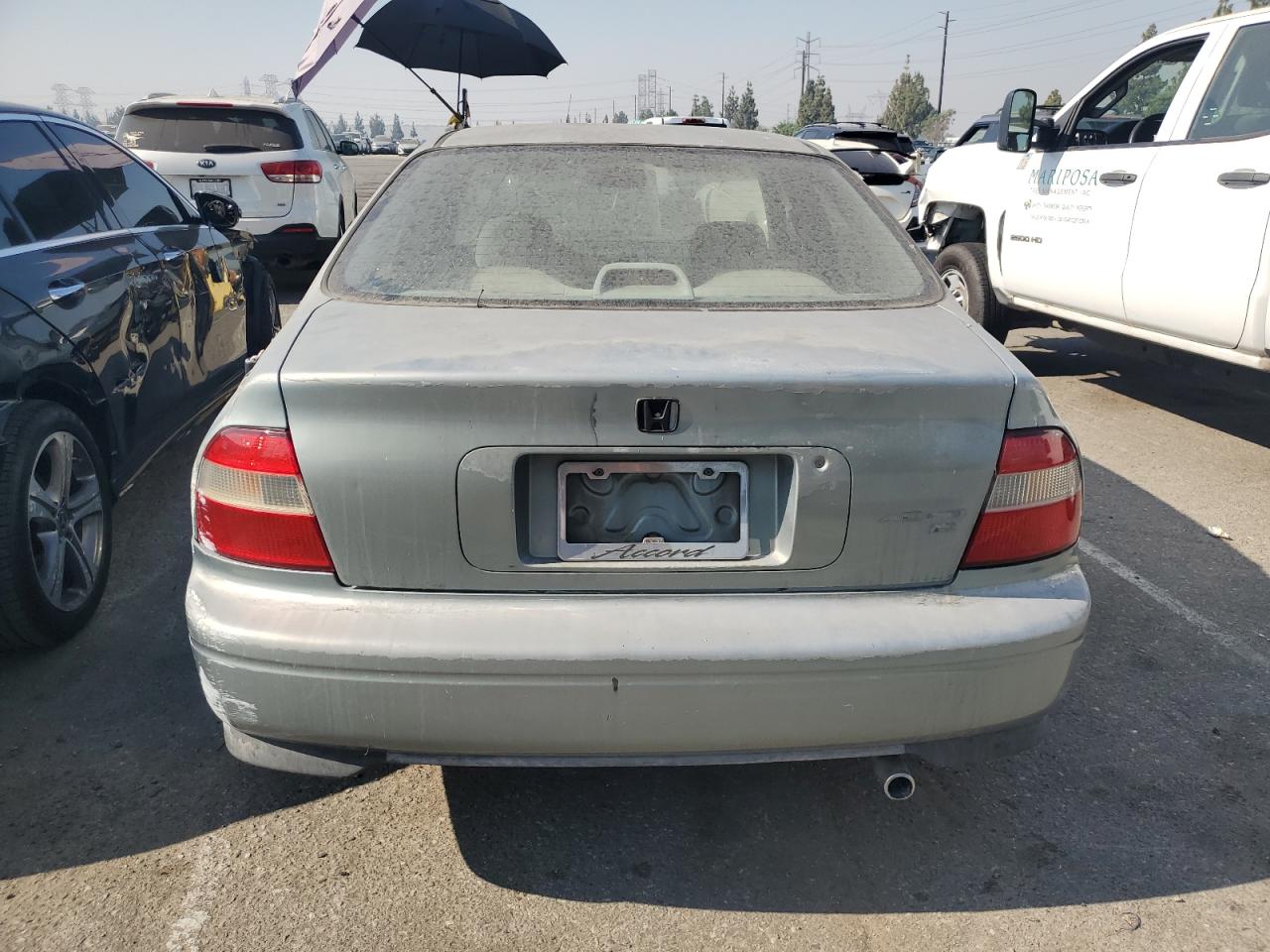 1995 Honda Accord Lx VIN: 1HGCD5638SA049879 Lot: 61350934