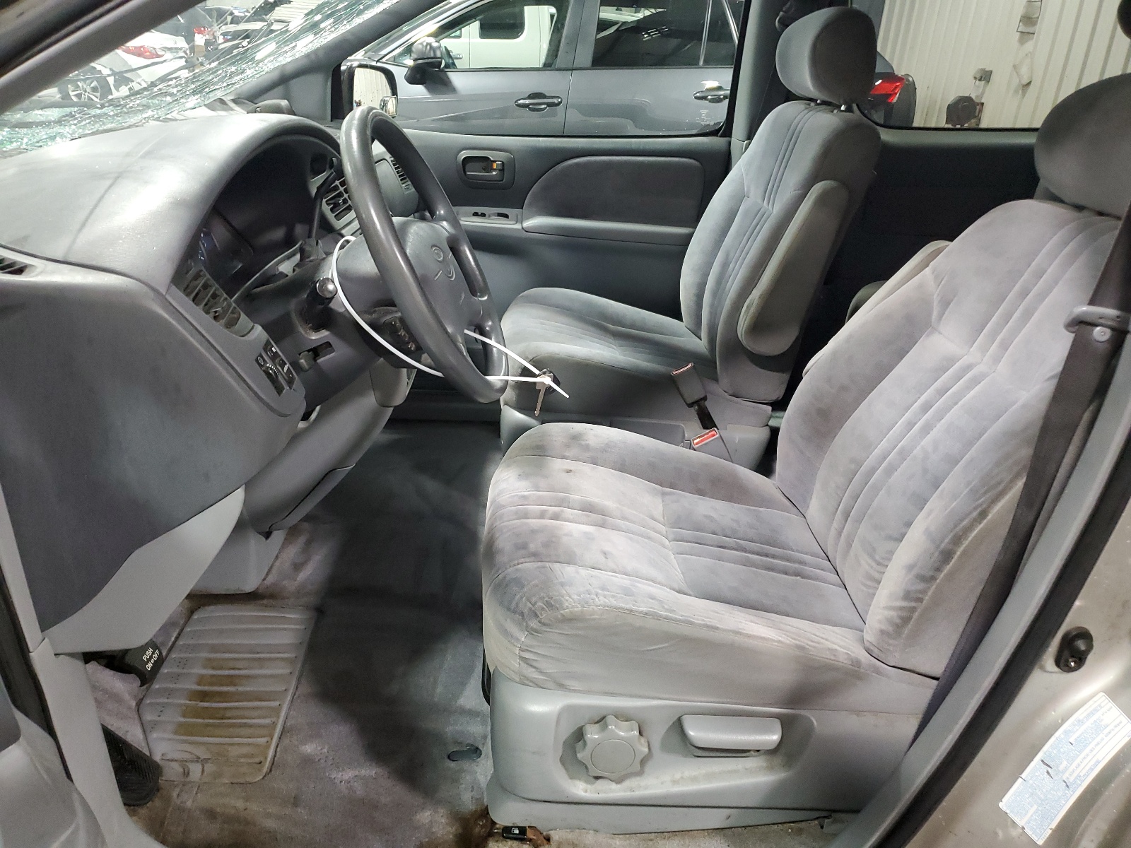 4T3ZF13C61U410476 2001 Toyota Sienna Le