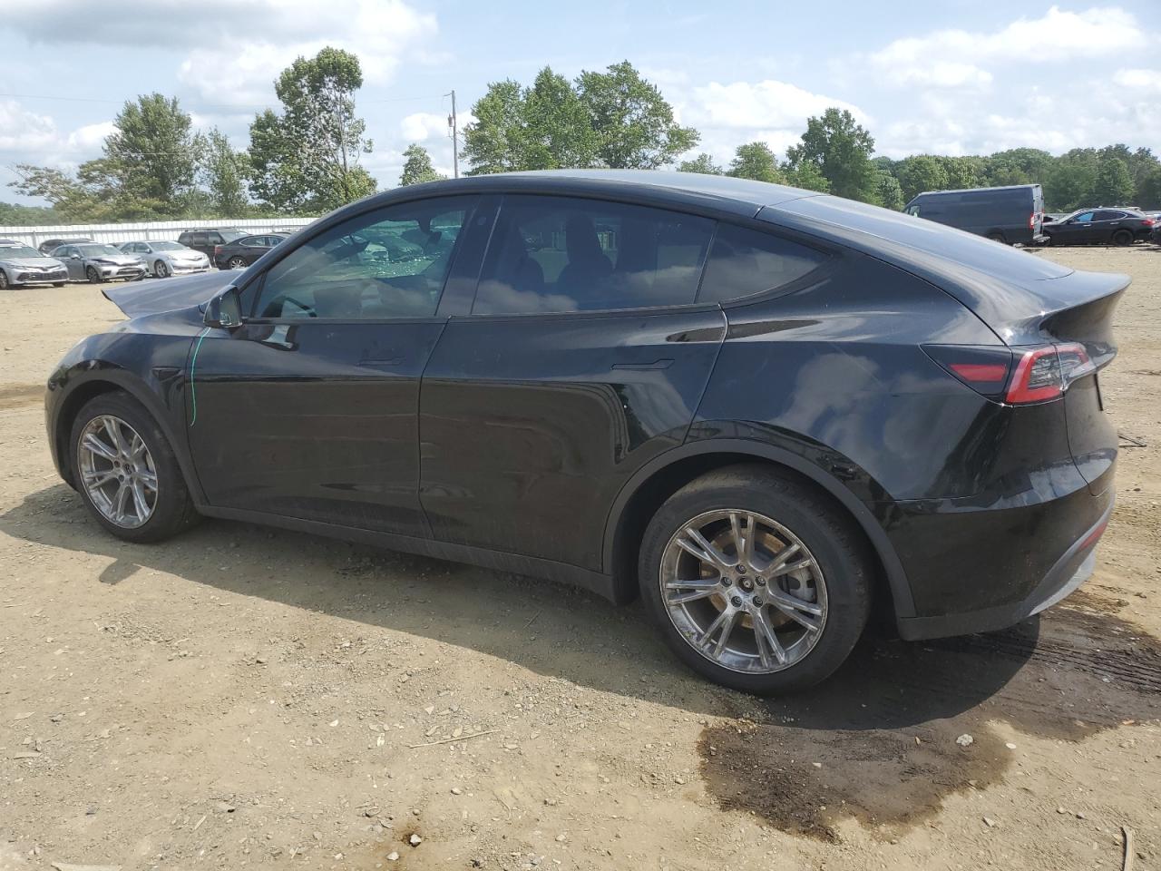 7SAYGDEE0NA018906 2022 TESLA MODEL Y - Image 2