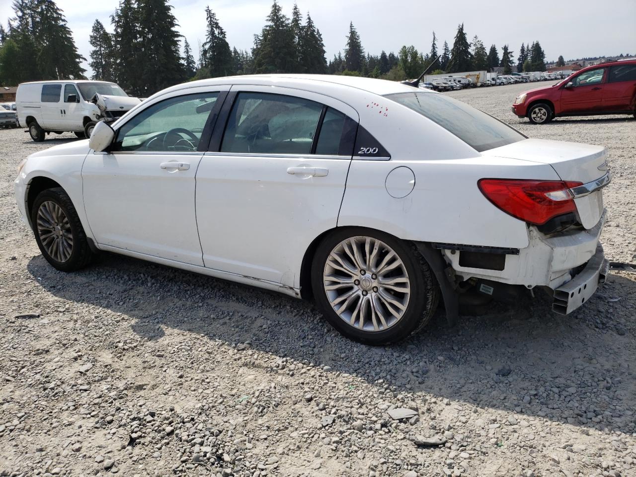 2013 Chrysler 200 - Image 2
