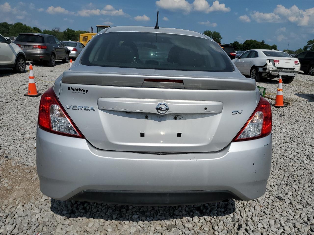 2018 Nissan Versa S VIN: 3N1CN7AP7JL877904 Lot: 62714564