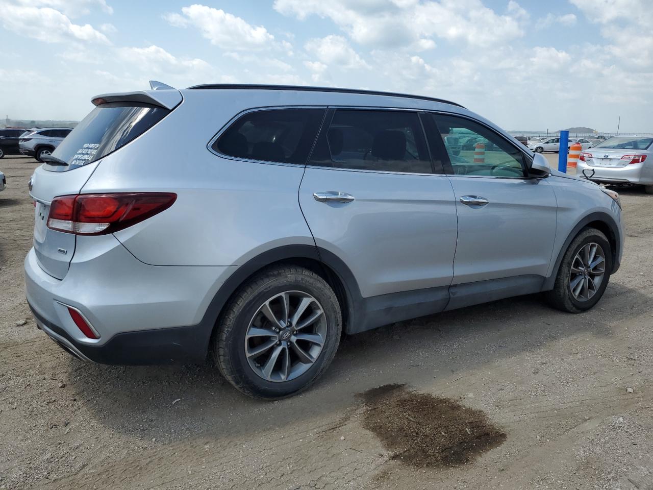 2017 Hyundai Santa Fe - Image 3