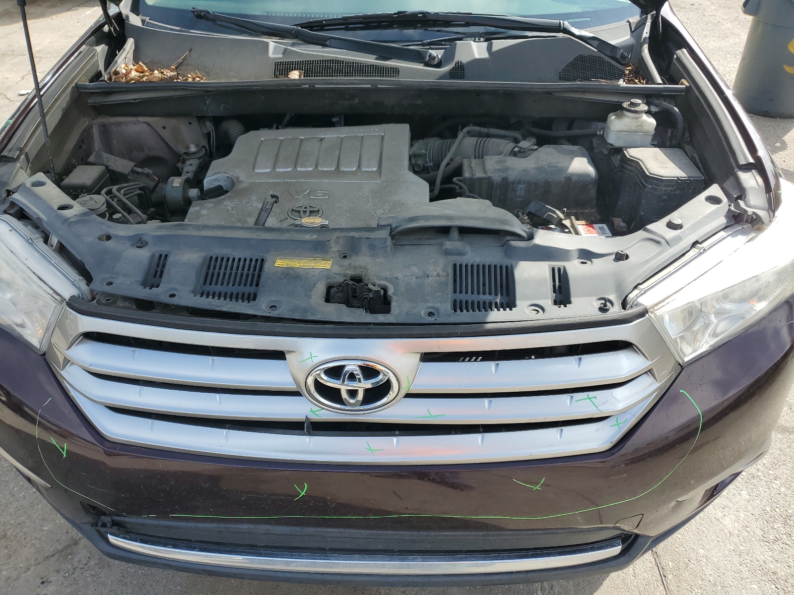 5TDZK3EH7BS031876 2011 Toyota Highlander Base