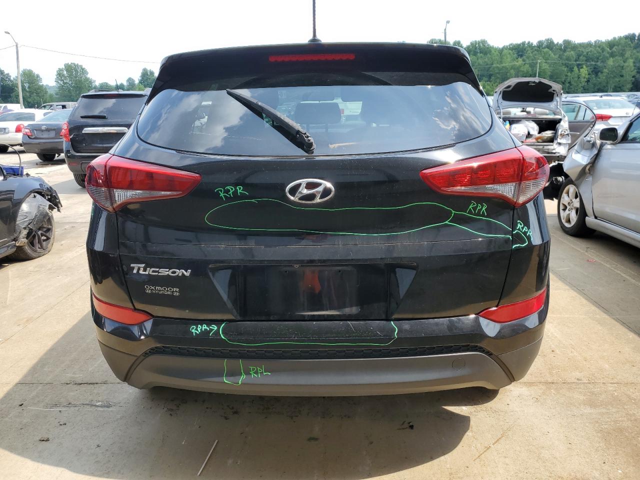 KM8J23A4XHU388422 2017 Hyundai Tucson Se