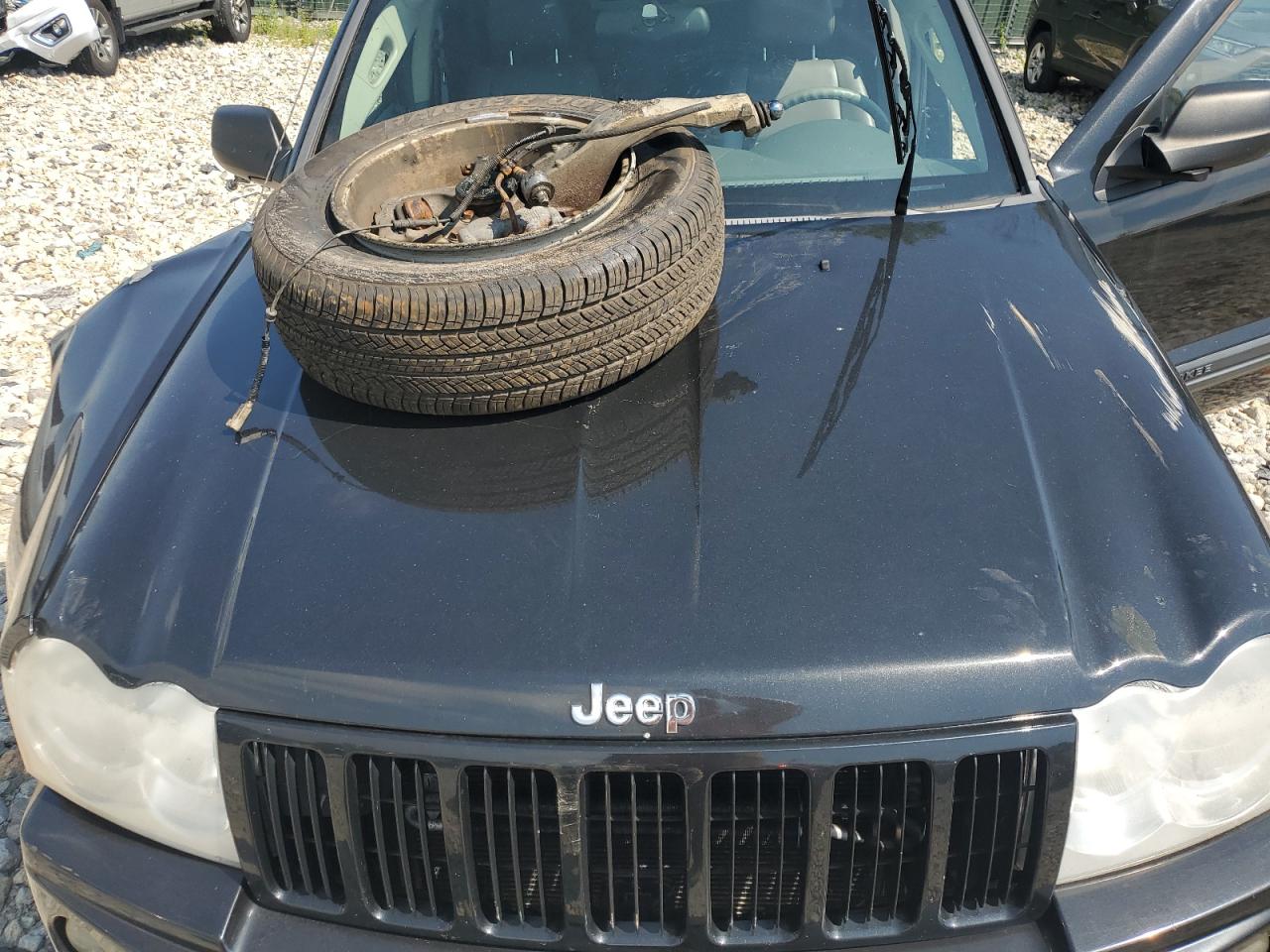 2005 Jeep Grand Cherokee - Image 14