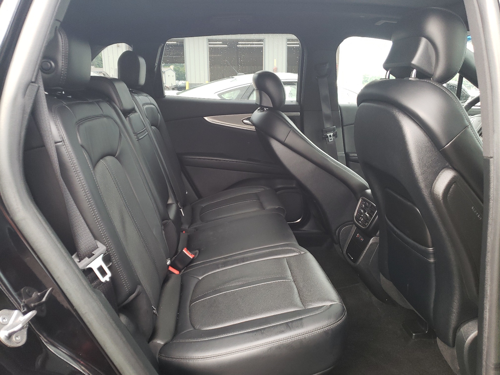 2LMPJ8KP5LBL13990 2020 Lincoln Nautilus Reserve