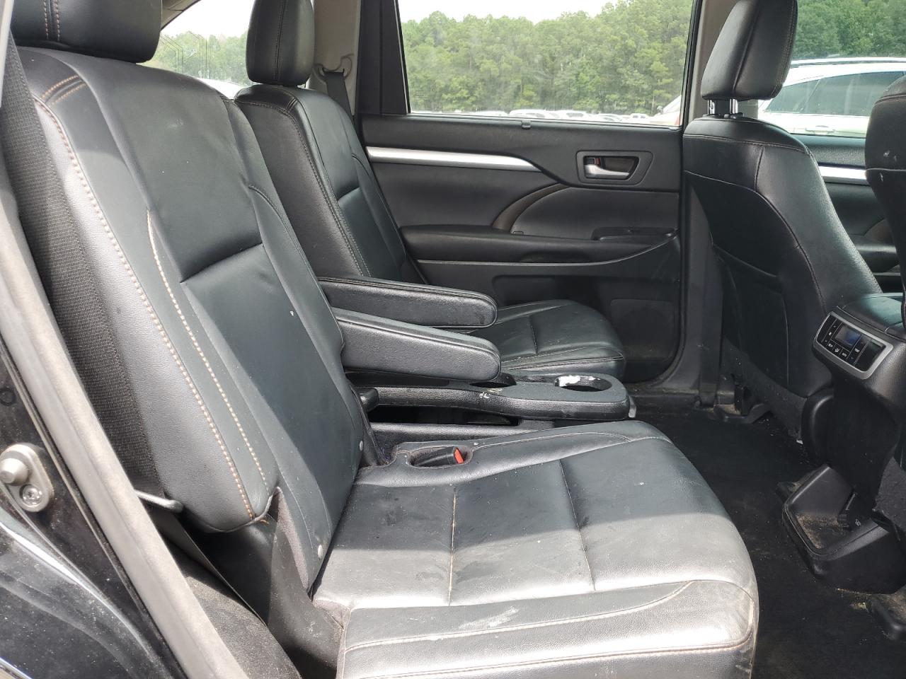 2016 Toyota Highlander Xle VIN: 5TDKKRFH1GS506416 Lot: 64233084