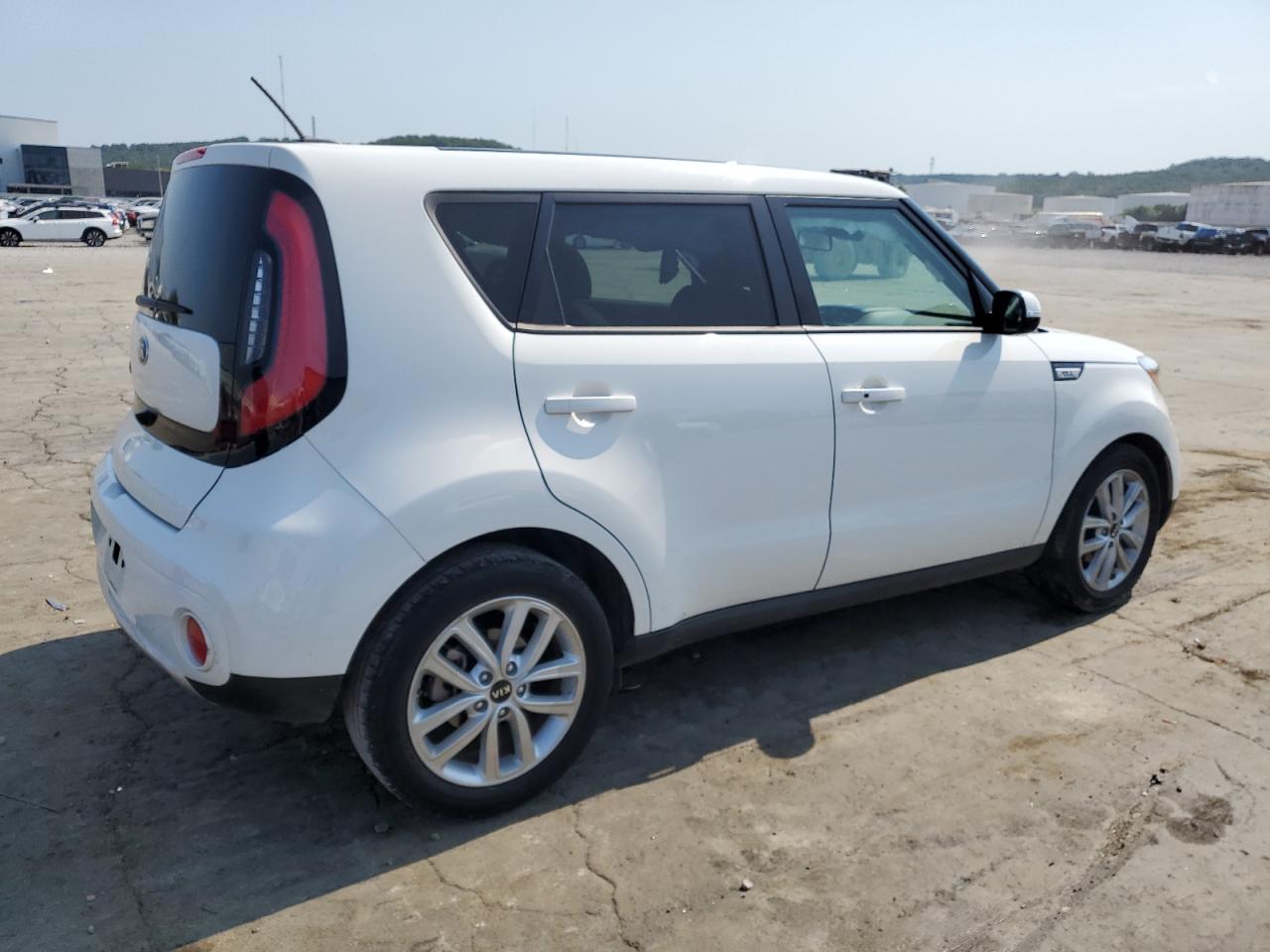 2018 Kia Soul + VIN: KNDJP3A52J7900516 Lot: 63077214