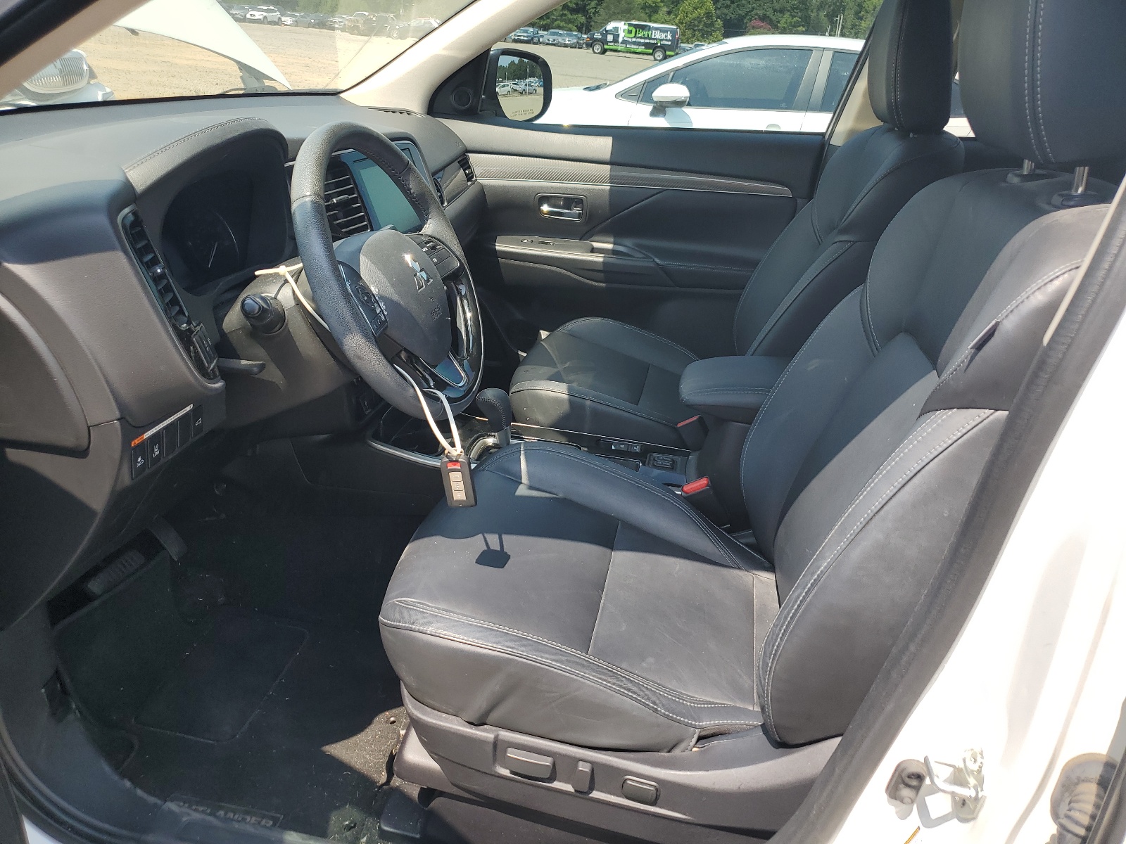 JA4AD3A34LZ010205 2020 Mitsubishi Outlander Se